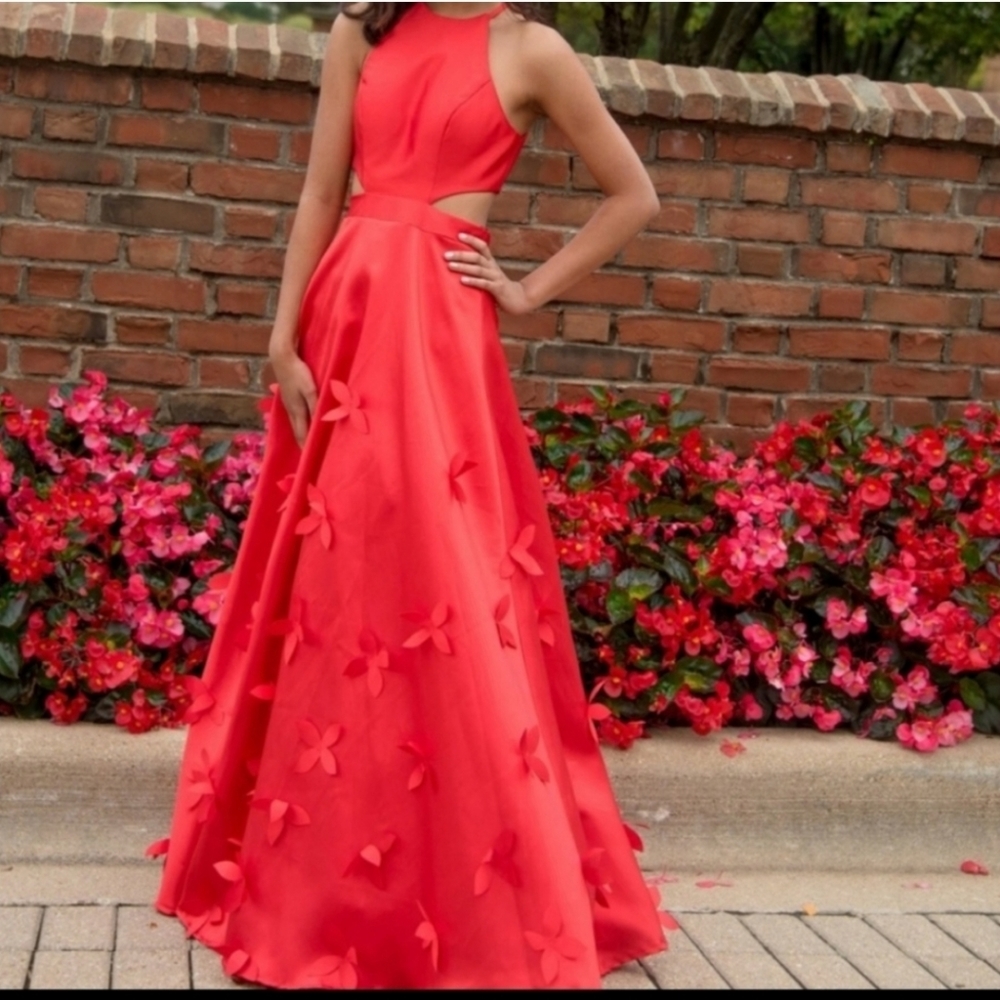 NWT Gorgeous Red Prom Dress size 1
